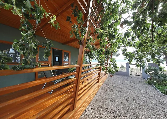 Mobile Smaragd בית נופש ביוגראד נה מורו